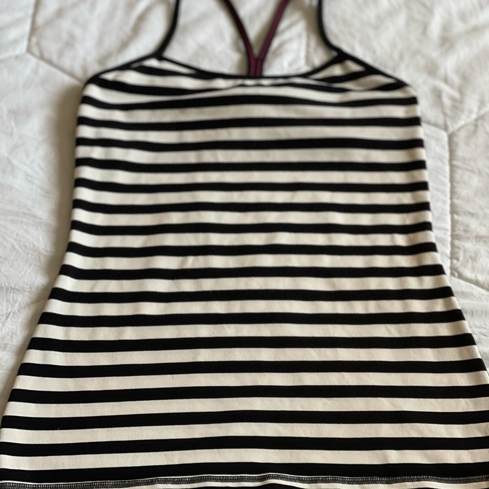 Lululemon racer back size 6 tank top